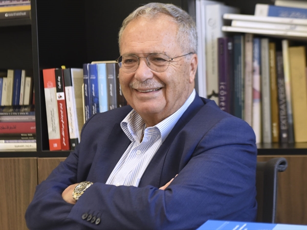 هو وهي 17-12-2025