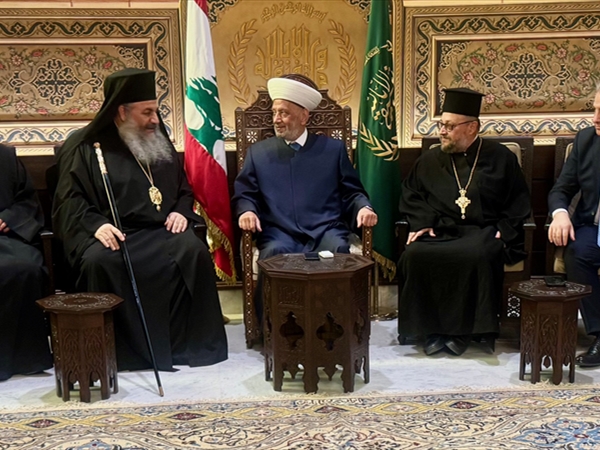 المفتي دريان تناول مع المطرانين كفوري والصوري زيارة البابا وشؤوناً بقاعية