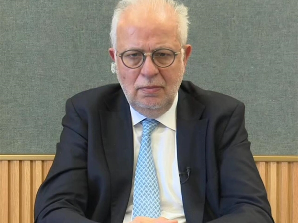 هو وهي 9-12-2025