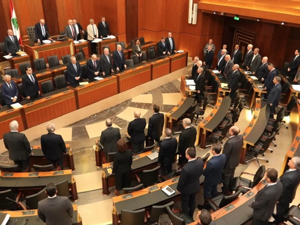 مجلس النواب أقّر حزمة بنود تشريعية ومالية بغياب «القوات» و«الكتائب»