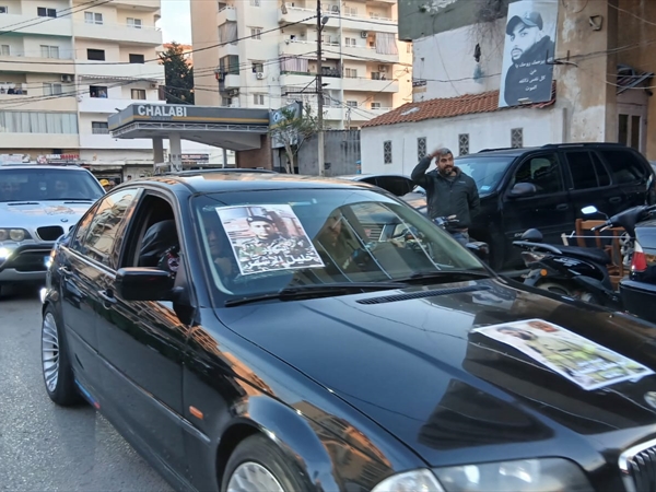 وقفة وفاء لشهيدي الإطفاء في الميناء… مطالبات بإنصاف العائلات وغياب رسمي يثير الاستغراب