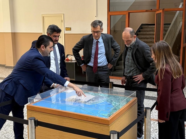 ضناوي التقى السفير الهولندي في مرفأ طرابلس: المنطقة الاقتصادية حاجة وطنية وفرصة للانطلاق