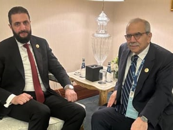 سلام ينشر صورة له مع الشرع... وما قاله عن اللقاء