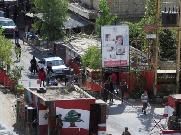 قوات الأمن الفلسطيني تسلّم الدفعة الخامسة من السلاح الثقيل في عين الحلوة