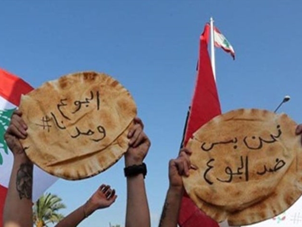 ‏وطنٌ ينهار جوعاً.. وسطَ صخبِ السّاسة..