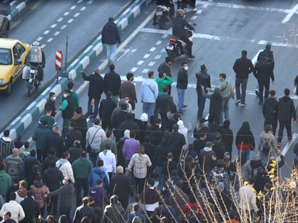 تظاهرات في إيران اعتراضاً على الأوضاع المعيشية