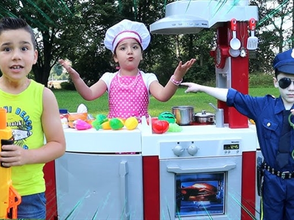 فلنلعب لعبة الفرح ..