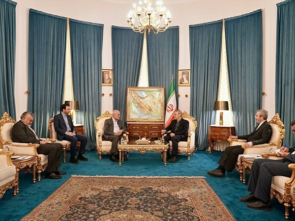 خليل عاد بالموافقة من طهران ..وحزب الله يقف خلف برِّي في المفاوضات