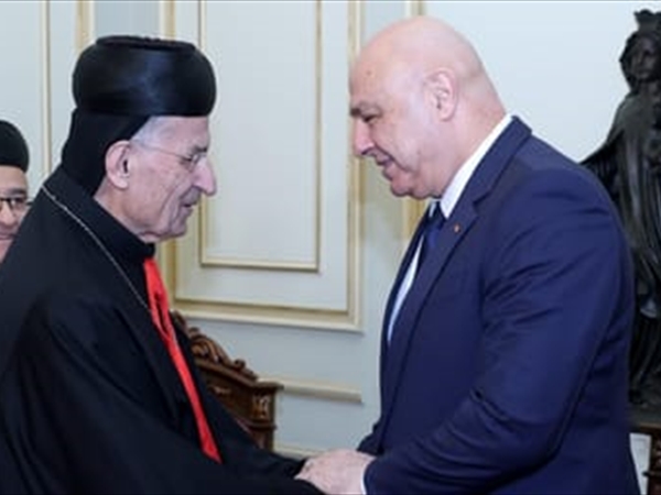 عون من بكركي: الاتصالات لم تتوقف من اجل ابعاد شبح الحرب عن لبنان