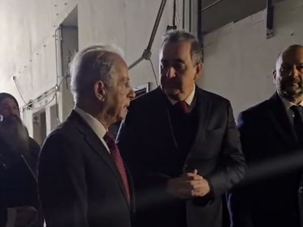 السفير الأميركي يجول في "كهرباء لبنان"