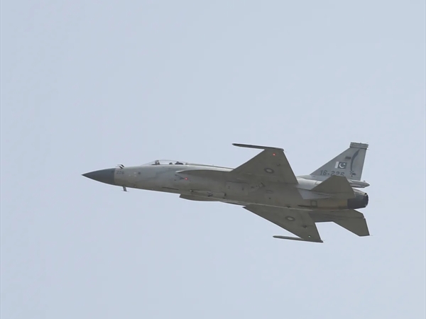 صفقة أسلحة وطائرات باكستانية للسودان