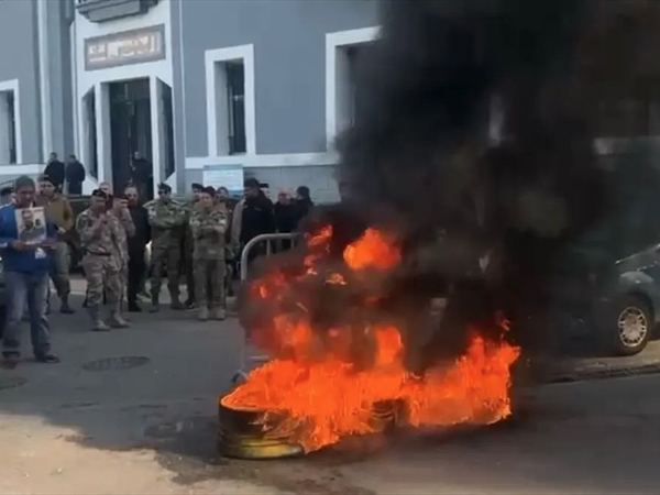 وقفة احتجاجية لأهالي ضحايا انفجار مرفأ بيروت اعتراضاً على تعيين [...]