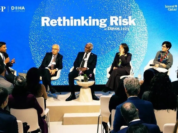 البساط يبحث مستقبل التجارة والنزاهة الاقتصادية في منتدى دافوس