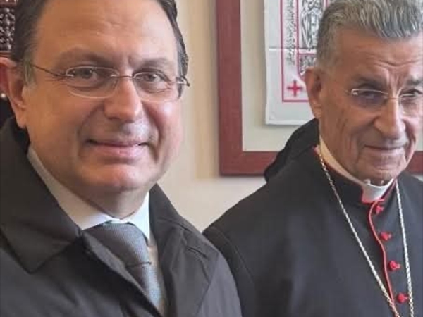 كسروان ترافق نائبها بالدعاء متوجها إلى الإمارات لزرع الكلى