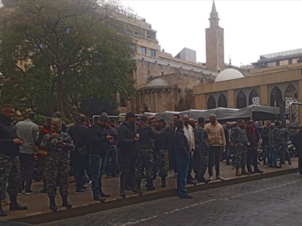 الجلسه سبقها وقفه مطلبيه امام القصر البلدي ..  مجلس بلديه بيروت اقر بدل المثابره لفوجي الاطفاء والحرس