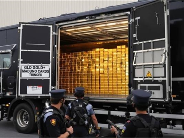 113 طن ذهب فنزويلي إلى سويسرا.. بيانات تكشف تحركات مادورو [...]