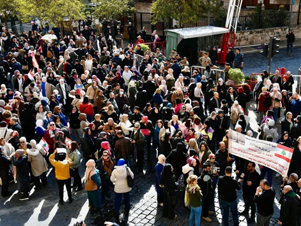 تدافُع أمام مجلس النواب واعتصامات واسعة لموظَّفي الدولة: لا إنصاف بلا حقوق وكرامتنا خط أحمر والموازنة لا تمثِّلنا