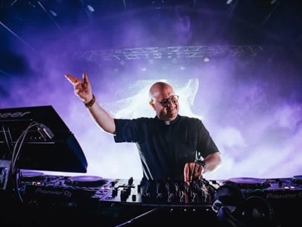 إدعاء الصلاة على إيقاع التكنو: مفارقة المقدّس حين يرتدي إيقاع الحداثة