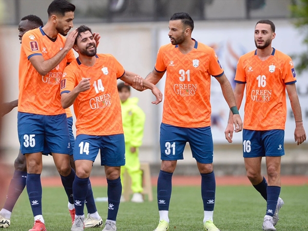 ثنائية مهدي الزين وخليل بدر في شباك الحكمة تعزز صدارة الانصار للدوري..