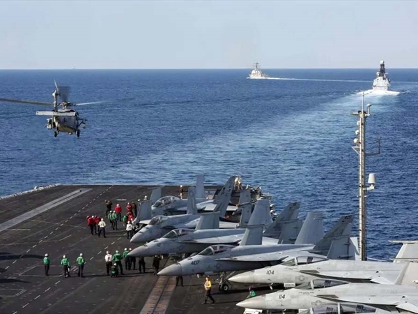 الحاملة لينكولن في مياه الشرق الأوسط لتعزيز القوة الضخمة.. وإيران تستعد للردّ الساحق