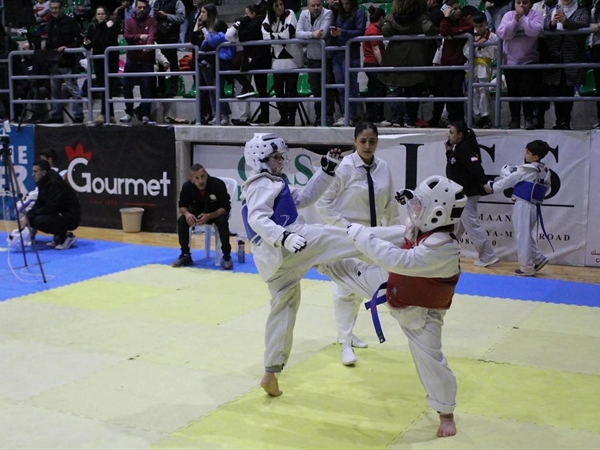 لقب الحزام الأزرق بالتايكواندو لنادي "أنور" والأصفر لـ"النسر الأسود".