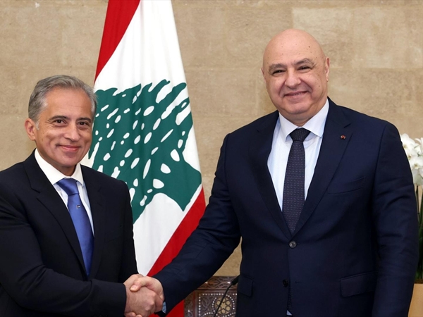 رئيس الحكومة الأردنية لعون: حريصون على تفعيل التعاون