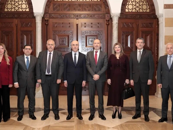 الحجار استقبل المحافظين مهنئين بالأعياد واطَّلع على عمل هيئة إدارة السير