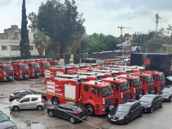 آلیات فوج الإطفاء الجديدة خارج الخدمة.. والسبب عدم تسجيلها !
