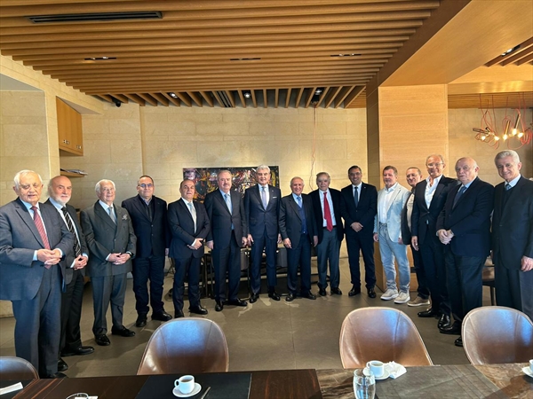 «الاقتصاد والأعمال» تولم لوزراء ورجال أعمال