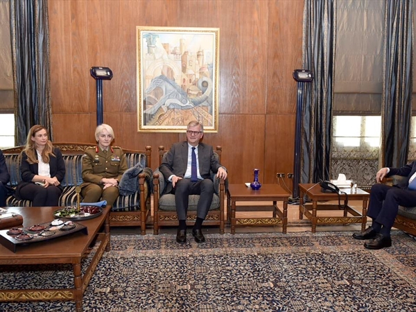 لاكروا جال على المسؤولين: جاهزون للمساعدة بأي صيغة تضمن استمرار الأمن والاستقرار بالجنوب