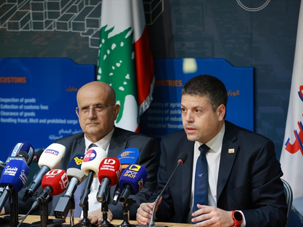 النفّي والعليَّة يعلنان التزام مرفأ بيروت بقانون الشراء العام: الشفافية [...]