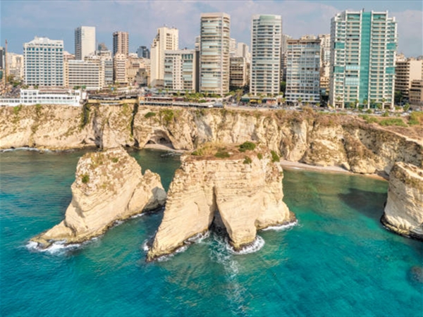 لبنان أكبر مصنع للفرح.. واللبناني عاشق يختصر التاريخ!