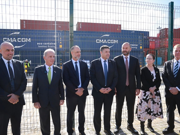 السفير الأميركي تفقَّد مرفأ بيروت وأشاد بتطوراته التشغيلية