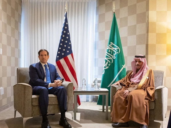 فيصل بن فرحان وروبيو يناقشان  الأوضاع الإقليمية والدولية