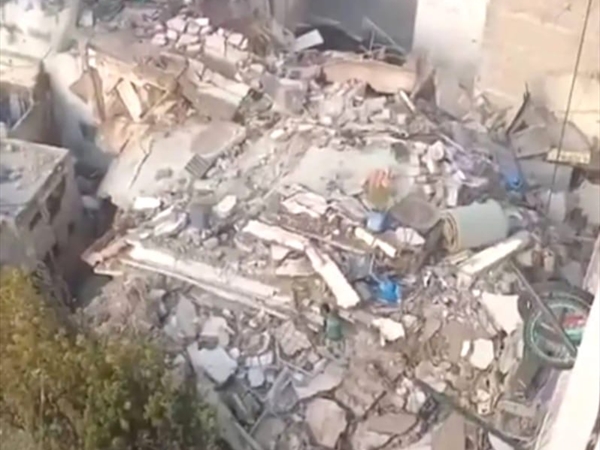 رئيس بلدية طرابلس تفقد المبنى المهدد بالسقوط