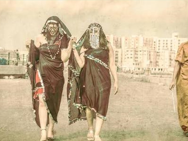 «الخاطبة» مهنة تقليدية ما زالت رائجة في زمن التواصل الالكتروني!