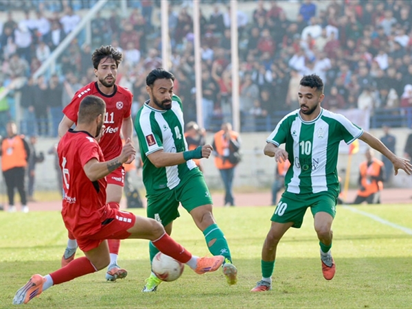 الانصار يحتفظ بصدارة الدوري الكروي بتعادله سلبياً مع النجمة بحضور جماهيري كبير..