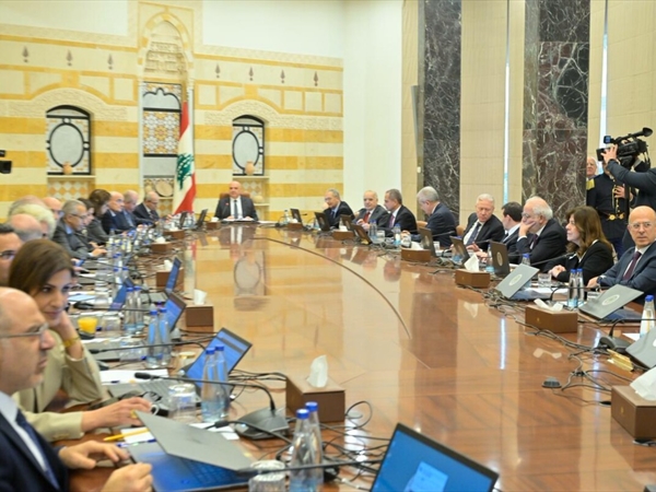 قرارات الحكومة تقابل برفض شعبي وعمالي واسع .. وتحذيرات من انفجار اجتماعي