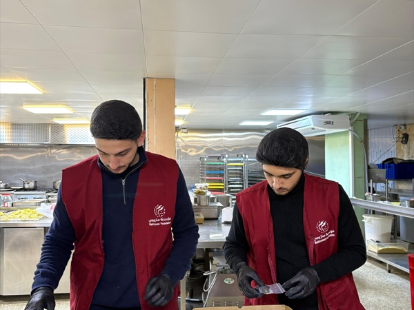 مؤسَّسة مخزومي تدعم الصائمين من «مطبخ الخير» وتستقبل دفعة من برنامج خطوة للأمام