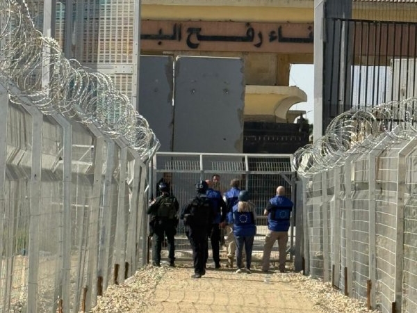 بعد عام ونصف من الإغلاق شبه الكامل.. اعادة فتح معبر [...]