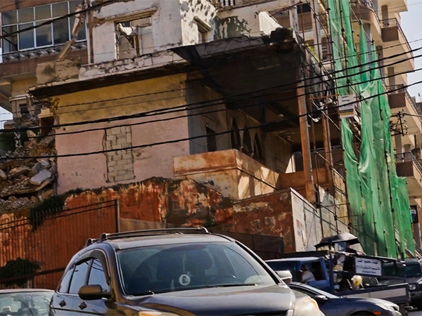 لبنان فوق أنقاضه... الأبنية المتصدّعة تهدّد آلاف العائلات بالموت تحت [...]