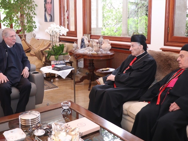 البطريرك الراعي يطمئن على صحة الجميّل