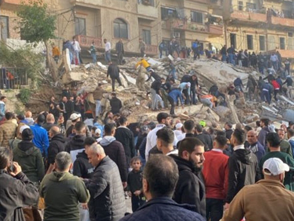 مأساة ثانية تضرب طرابلس في أقل من 3 أسابيع: قتلى وجرحى في انهيار مبنى في التبانة وحالة استنفار سياسي وإنقاذي