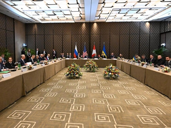 بوتين يبحث مع مجلس الأمن الروسي نتائج المفاوضات مع أوكرانيا [...]