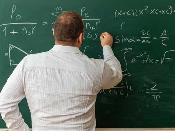 اكرموا «المعلمين» الثقات!