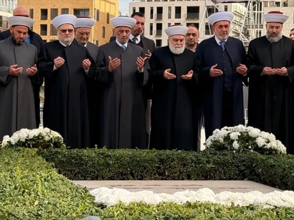 المفتي دريان زار ضريح  الشهيد رفيق الحريري: لن ينسى اللبنانيون هذا الزمن الجميل وسنبقى أوفياء لنهجك ورسالتك
