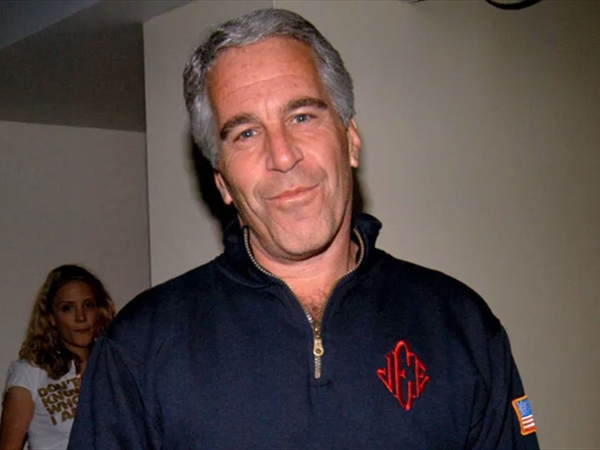 وثائق إبستين، هل برّأت ترامب وأدانت الديمقراطية؟