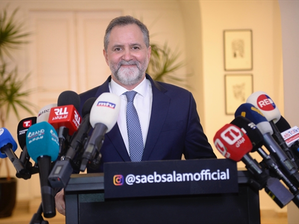 صائب سلام يعلن ترشّحه للانتخابات عن الدائرة الثانية: بيروت لا تريد جبهات ومتاريس بل «كتاف تشيلها»