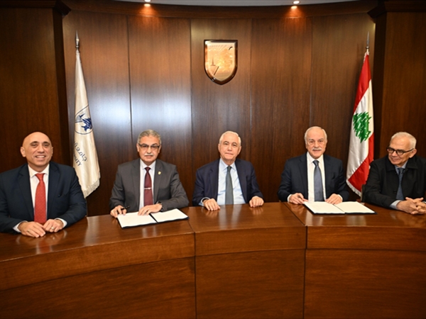 توقيع عقد انشاء مستشفى جامعة بيروت العربية الجامعي مع شركة [...]