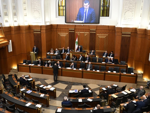 موازنة ترهق الشعب ومناظرات فارغة